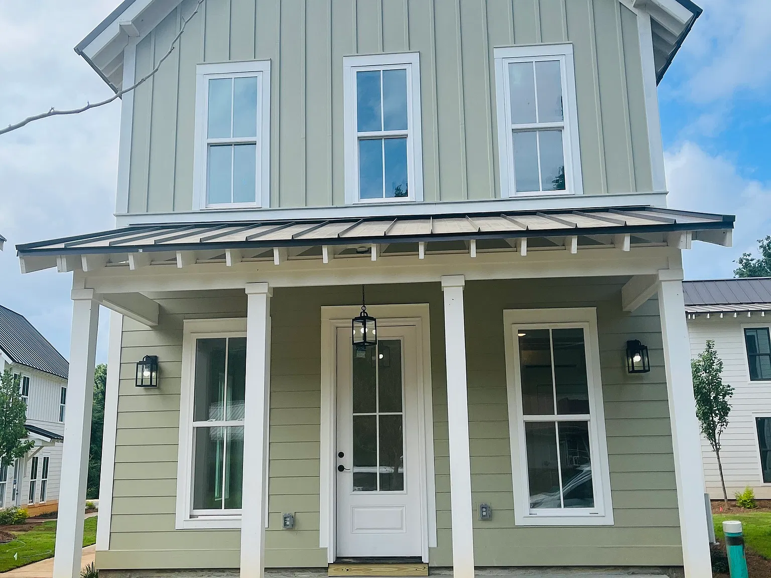 1 bed, 1.5 bath, 570 sqft, $947 — Photo 1