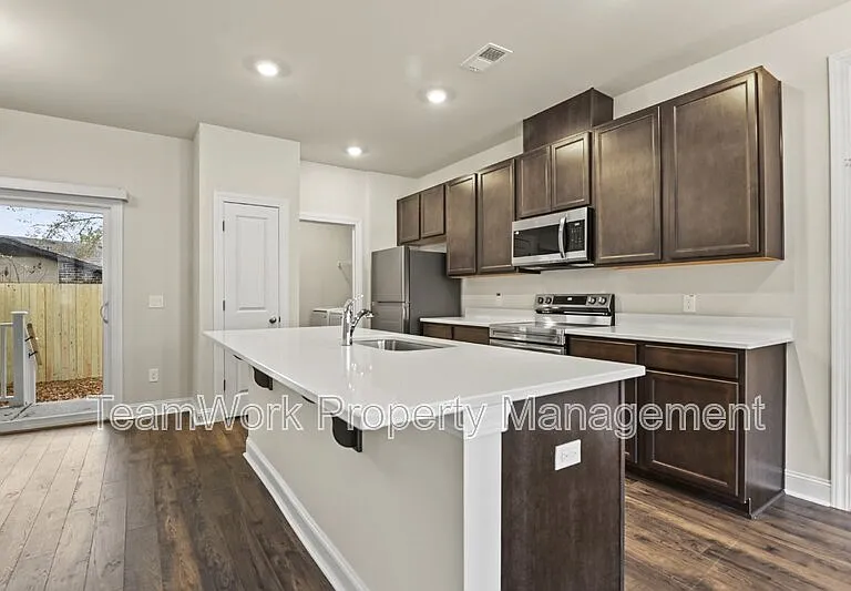 101 Langley Dr #D — Photo 11