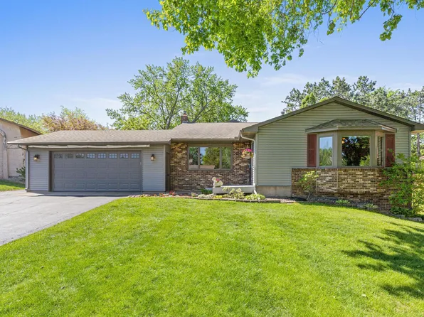 210 Lilac Ln, Shoreview, MN 55126