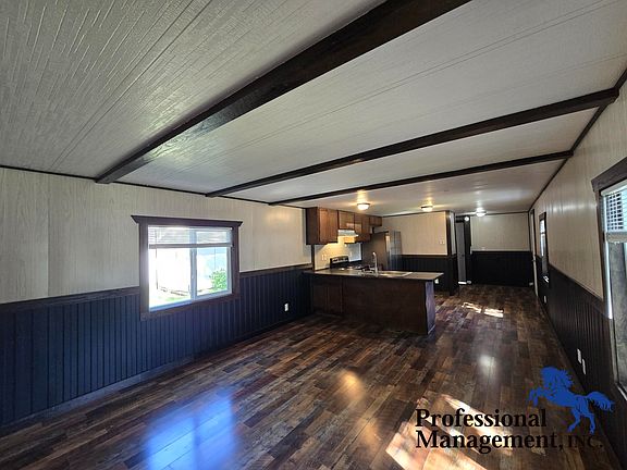 4th image of 1620 Valley Dr