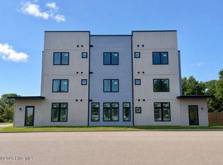 906 S 8th St #101, Wilmington, NC 28401