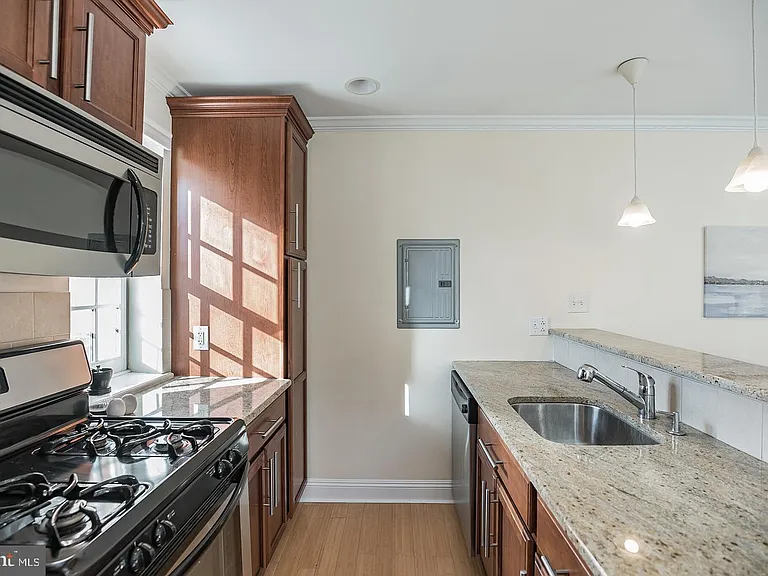 1716 Pine St #5/3R — Photo 7