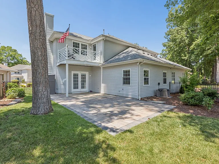 812 E Willow Point Pl — Photo 39