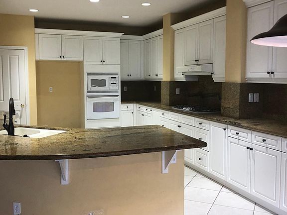 3rd image of 3090 Montrose Way