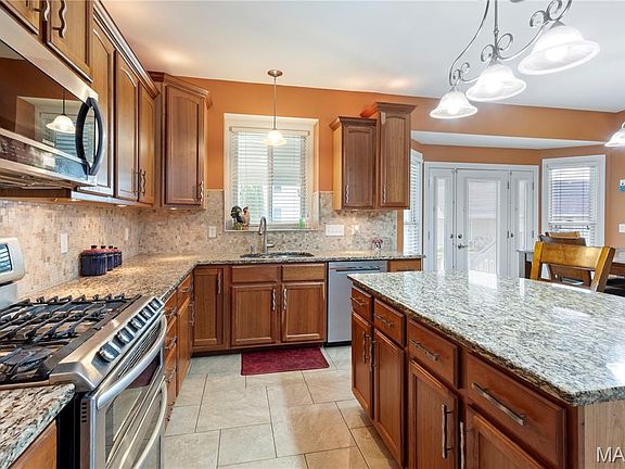 4th image of 28 Twinleaf Ct
