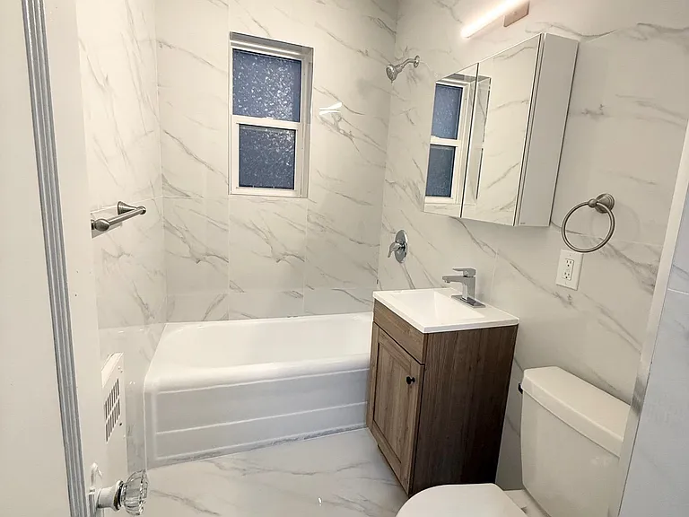 235 Cooper St #2 — Photo 9
