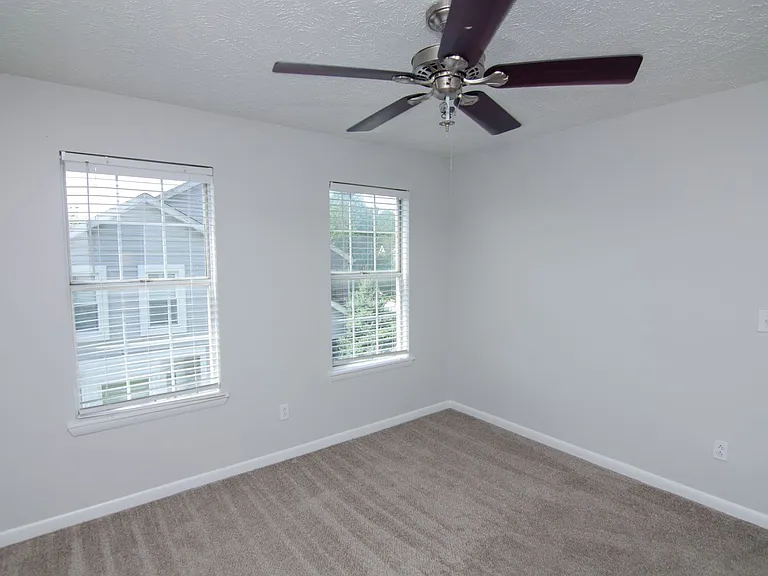 5736 Brentwood Meadows Cir — Photo 20
