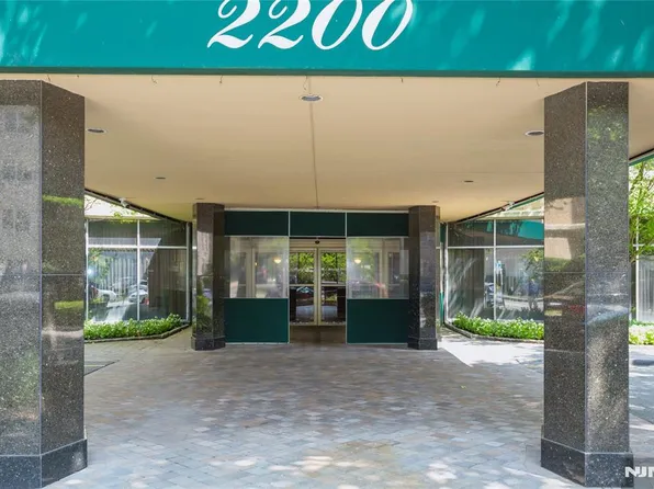 2200 N Central Rd APT 15H, Fort Lee, NJ 07024