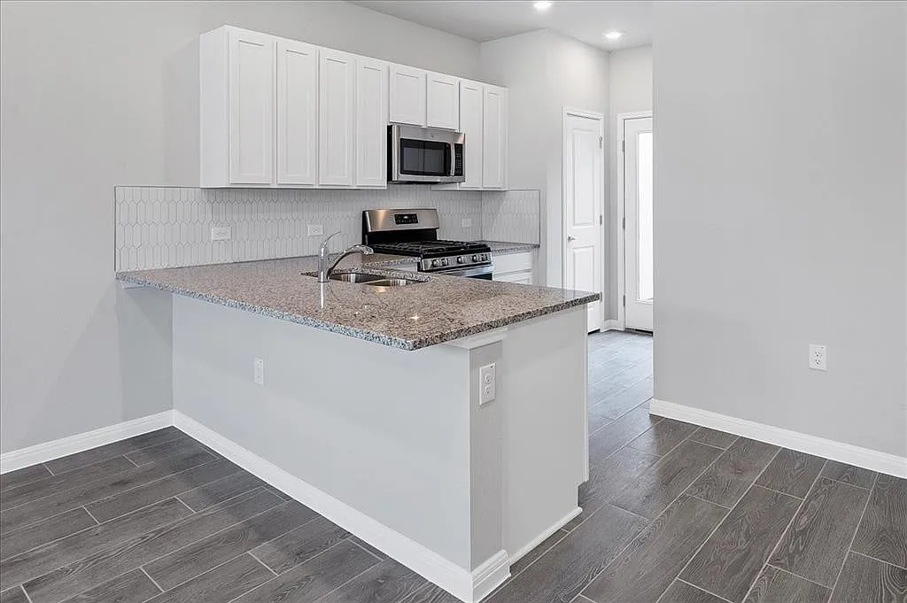 9015 Cattle Baron Path #1302, Austin, Texas 78747 — Photo 4