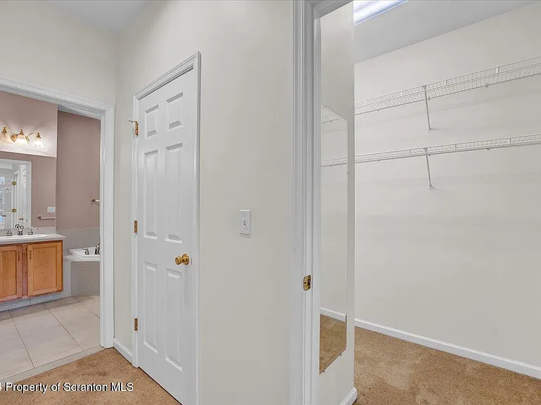 1404 Verne Close — Photo 12