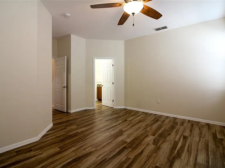 811 Krenson Woods Ln — Photo 19