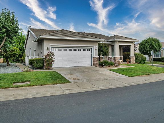 3rd image of 331 Gladstone Dr