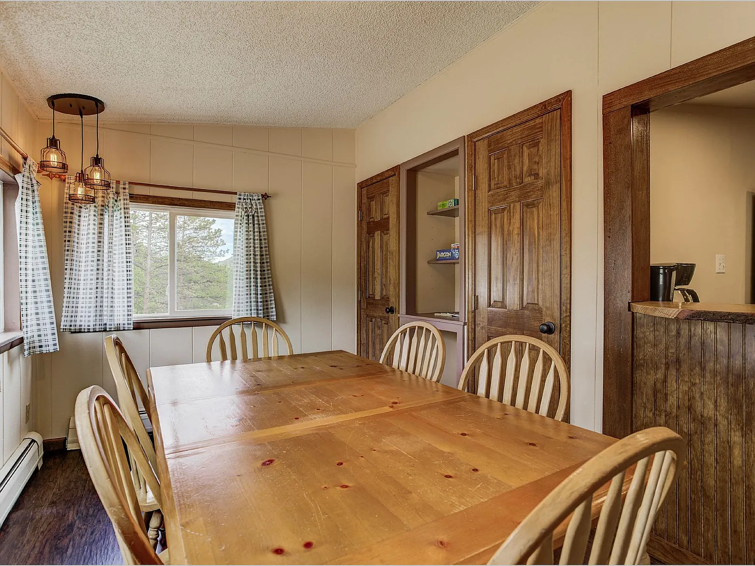 3 bed, 1699 sqft, $2,300 — Photo 4