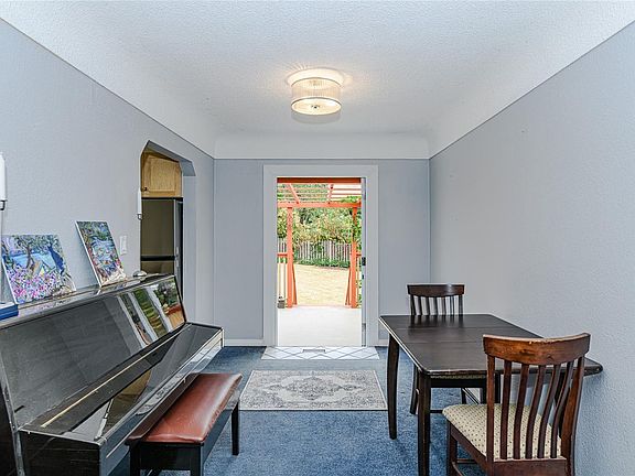 4th image of 2975 Harriet Rd