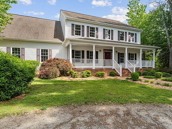 3rd image of 325 Cat Point Dr