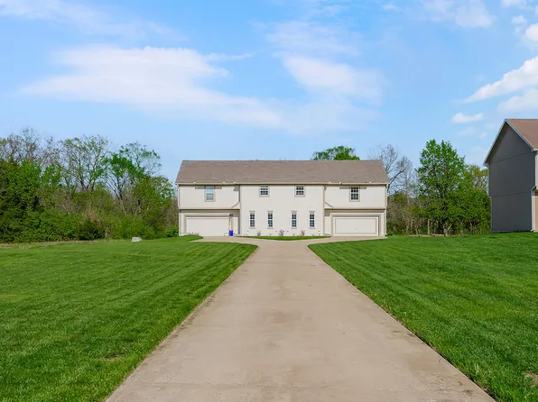 5131 Woodland Dr, Shawnee, KS 66218