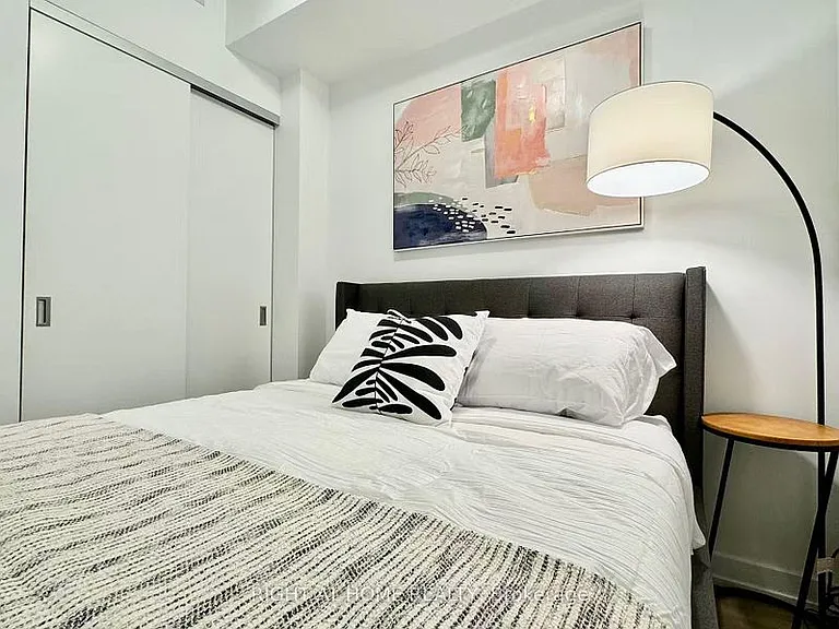 458 Richmond St W #107 — Photo 11