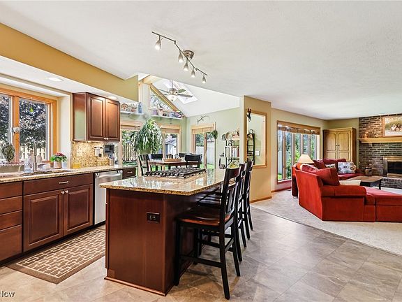 5th image of 10649 Devonshire Dr