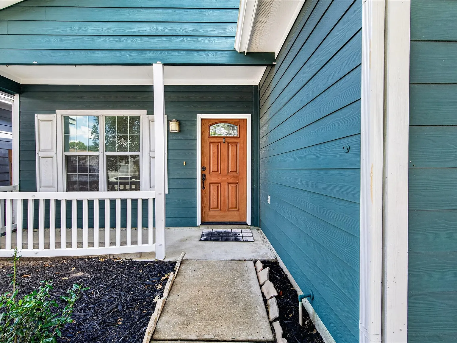 3 bed, 2.0 bath, 1619 sqft, $2,350 — Photo 4