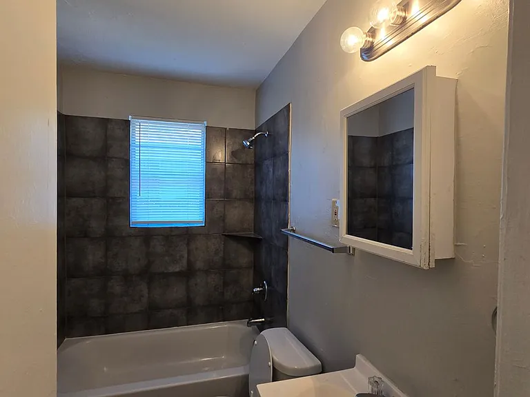 2659 Whitman Ave — Photo 9