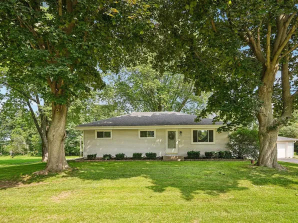 2436 S Ronke LANE, New Berlin, WI 53151