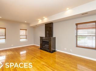 1307 N Clybourn Ave #3, Chicago, IL 60610