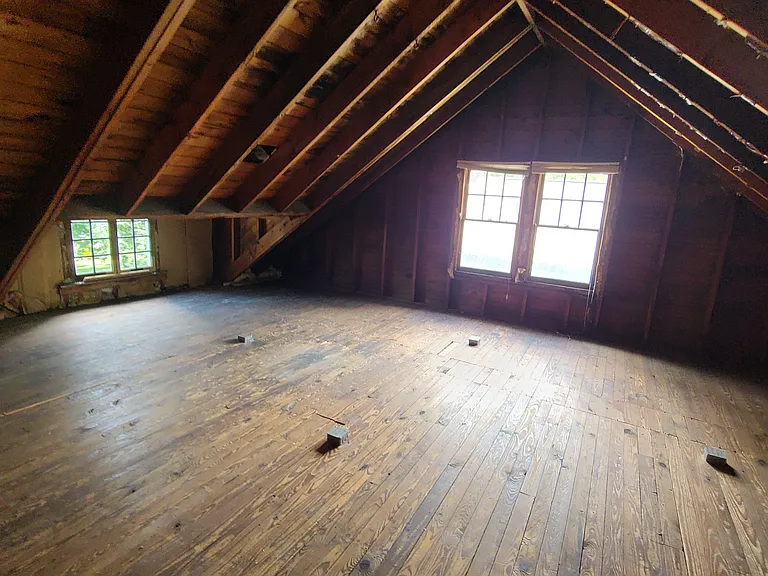 1114 N Madison St — Photo 28