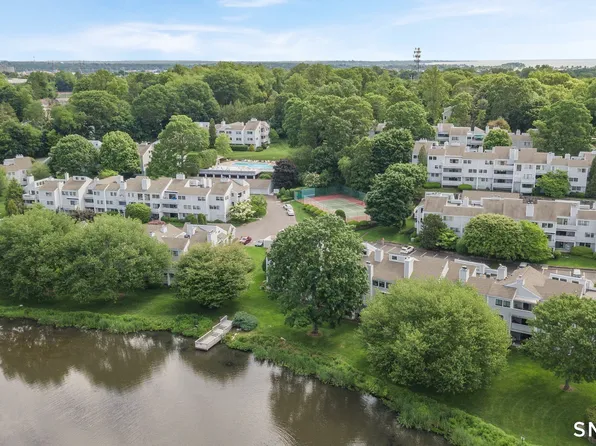 173 Rowayton Woods Drive #173, Norwalk, CT 06854