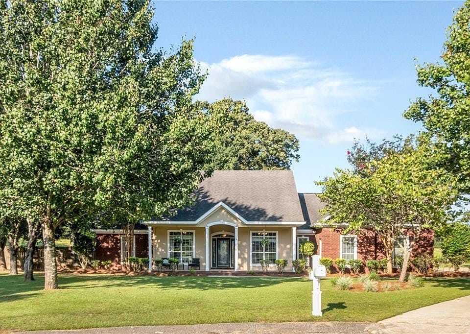 1st image of 9477 Lake Woods Ct