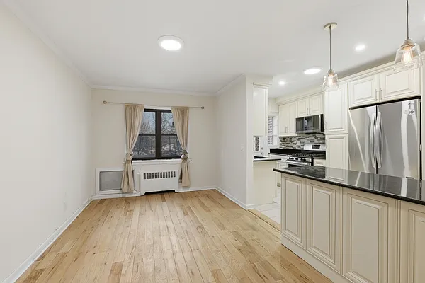 Rented by SERHANT. | media 4