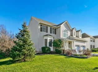 1 Haver Farm Rd, Clinton, NJ 08809