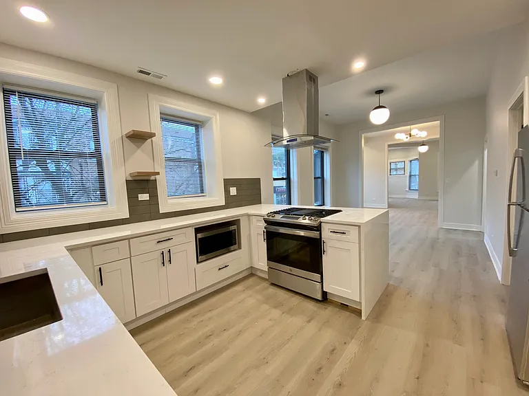 1034 W Belmont Ave #2F — Photo 14