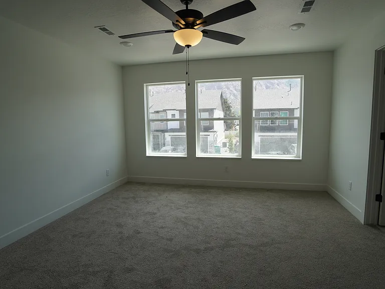 331 N Liberty Ave — Photo 15
