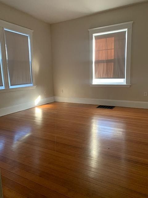 2nd image of 67 Radcliffe St