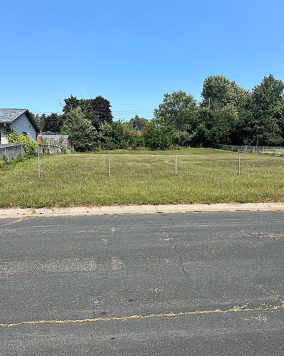 1st image of 399 Belmont Ln E
