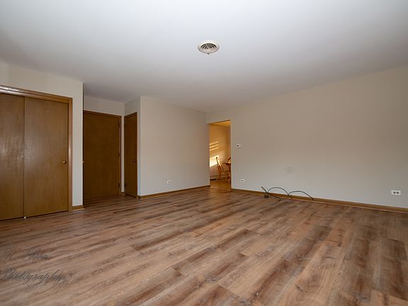 4th image of 104 N Jane Dr