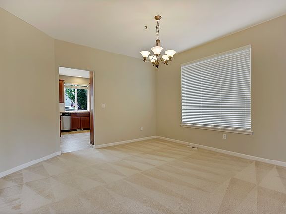 5th image of 3829 Ingleside Dr SE