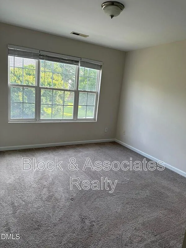 4 bed, 3.0 bath, 1787 sqft, $2,295 — Photo 4