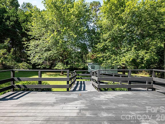 3rd image of 2322 Cyrus Dr