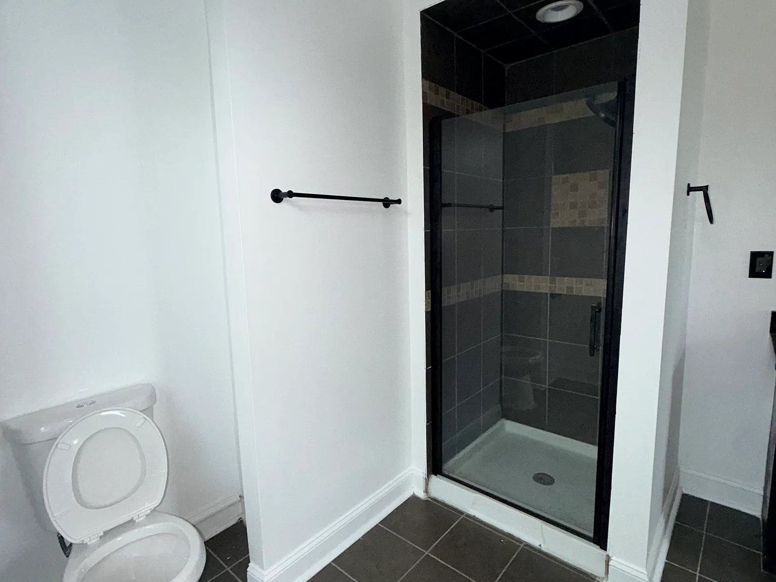 3 bed, 3.5 bath, 2436 sqft, $3,200 — Photo 4