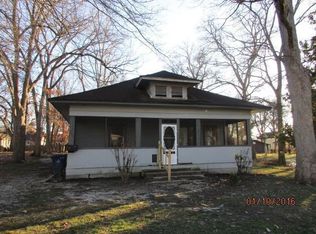 912 1/2 3rd St, Earle, AR 72331