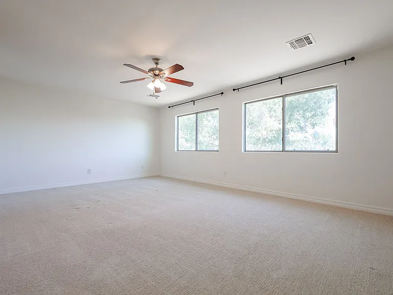 2744 E Donato Dr — Photo 24
