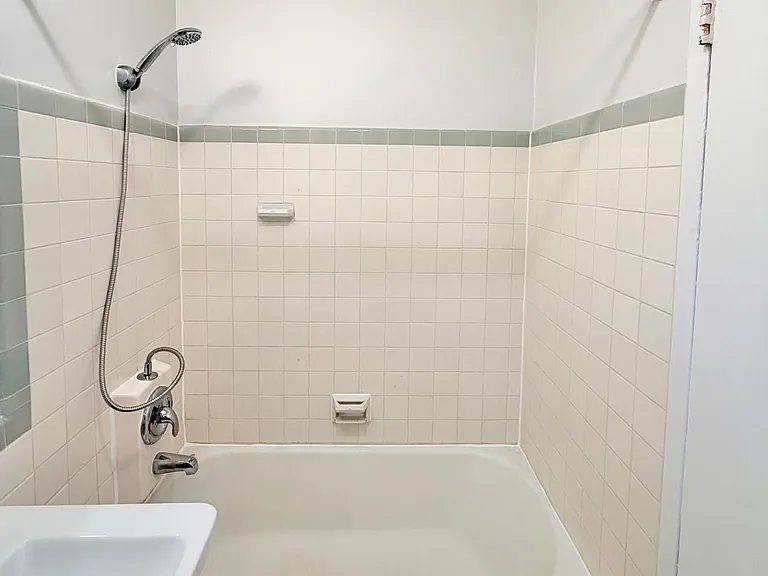 3540 Martha Custis Dr — Photo 17