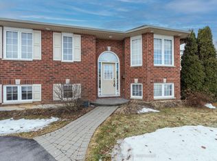 6 Chisholm Sq, Belleville, ON K8N 5Z4