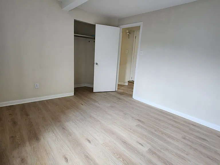 558 Spadina Cres #3 — Photo 13