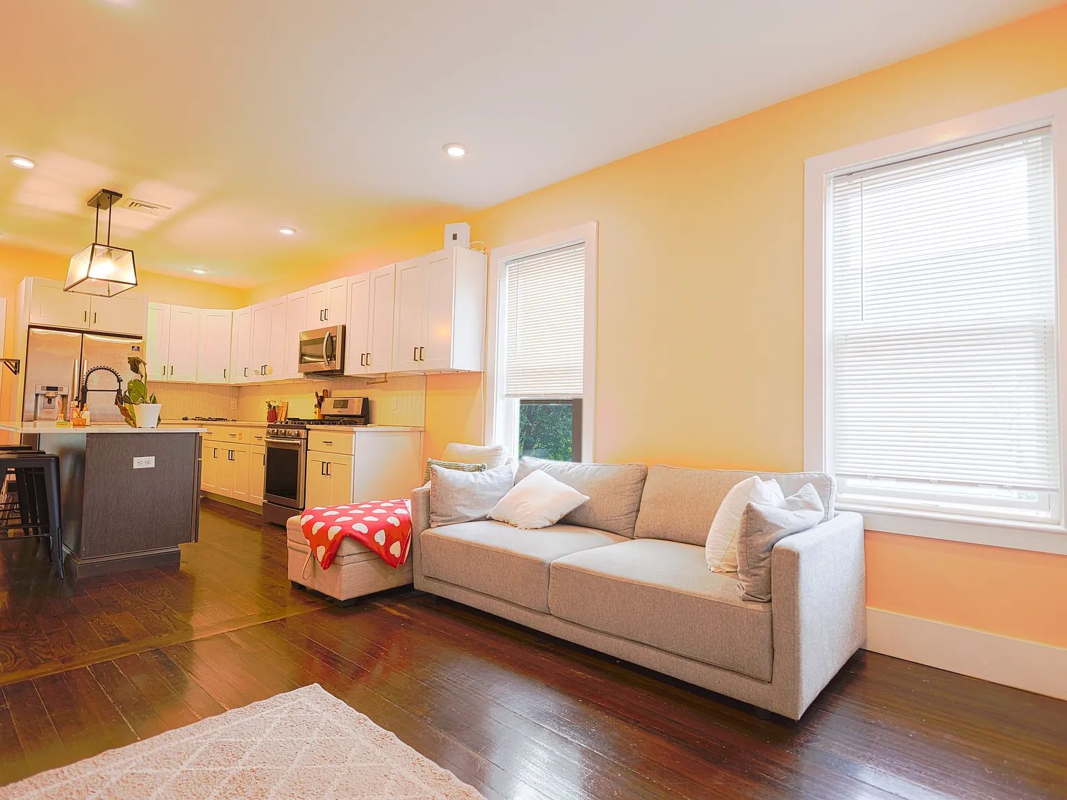 2 bed, 791 sqft, $2,700 — Photo 4