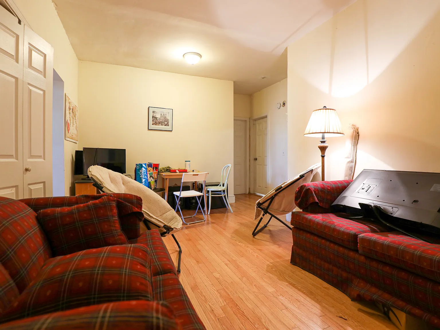 4 bed, 1.0 bath, $5,950 — Photo 3