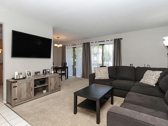 5th image of 317 Oak Meadow Ct APT C1