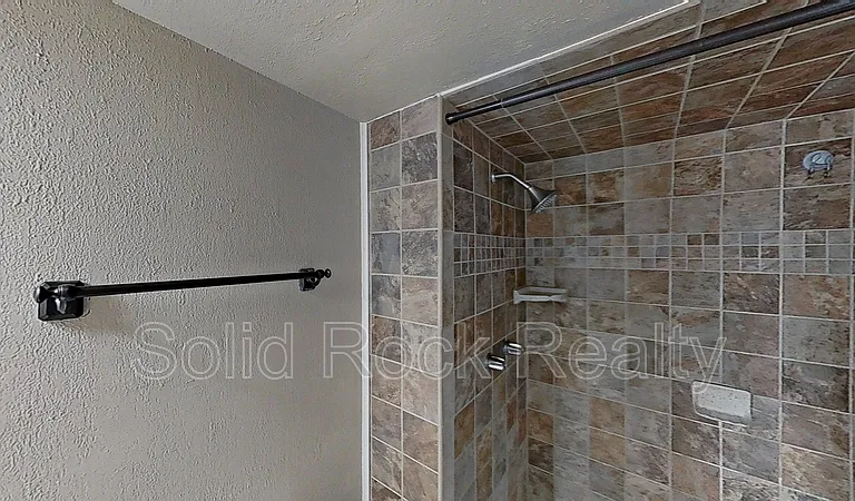4642 Crow Creek Dr — Photo 23