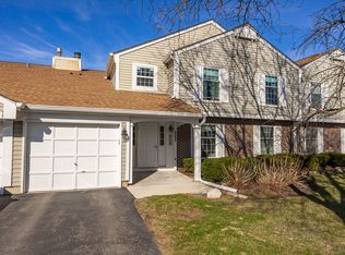 2153 Lancaster Cir APT 102B, Naperville, IL